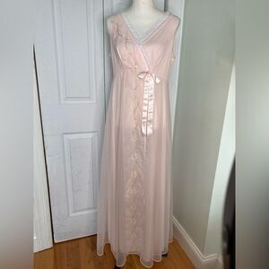 Rare Vintage 1960s Baby Pink Lace & Embroidered Ethereal Shadow Line Nightgown